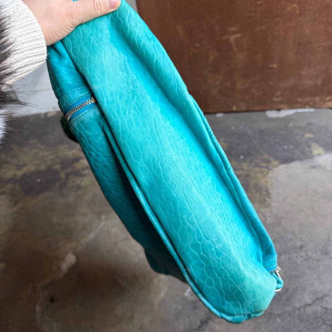 마크제이콥스 지퍼 디테일 빅 숄더백 상품이미지6