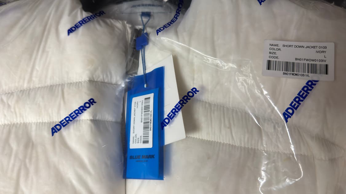 아더에러 24fw 투명패딩 L 상품이미지3