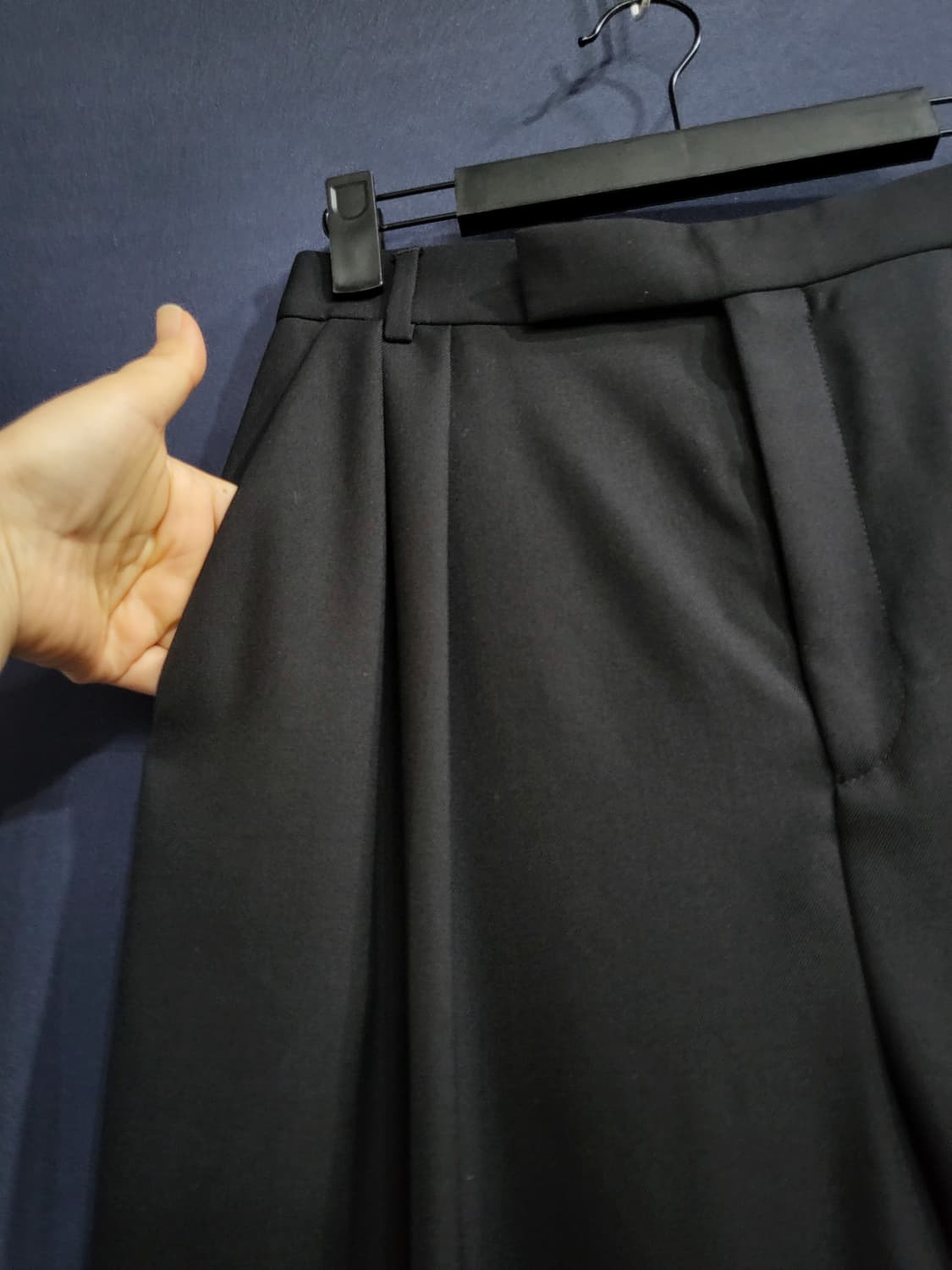 셀린느 세미 배기 핀턱 팬츠 상품이미지3