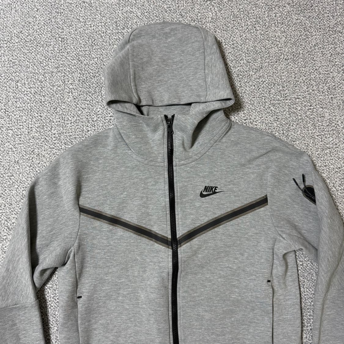 [정가 20만원] 나이키 테크팩 윈드러너 후드 집업 상품이미지4