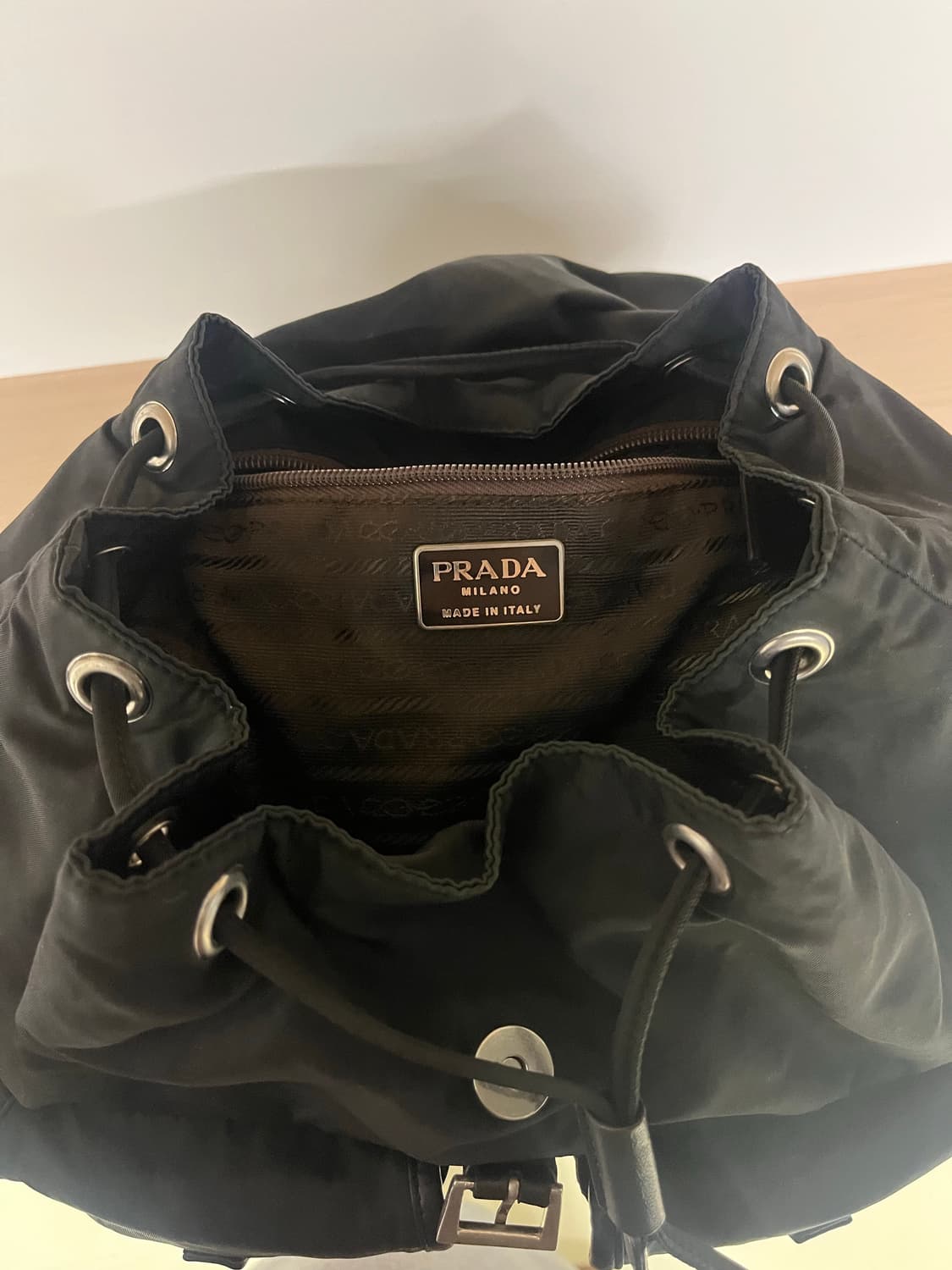 프라다 나일론 빈티지 백팩 미듐 블랙 상품이미지6