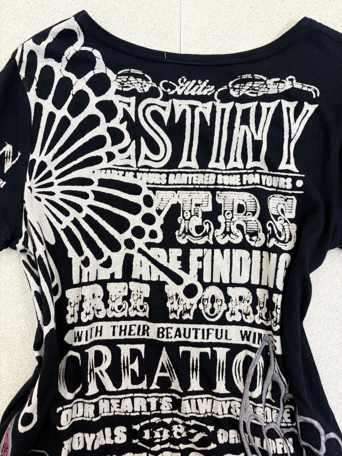 글리츠 나비 레터링 반팔 상품이미지6