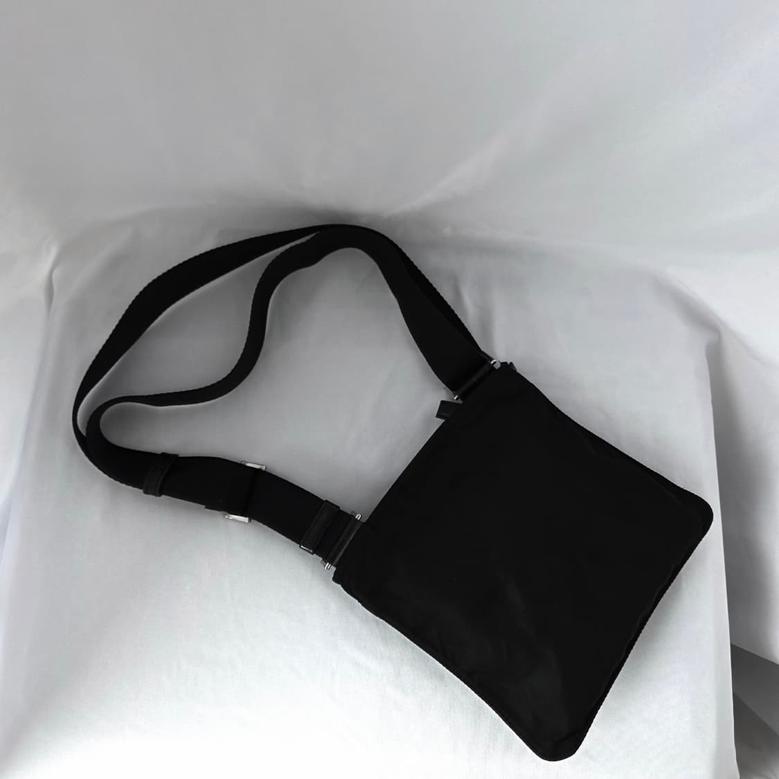 [정품 PRADA] 프라다 포코노 나일론 크로스백 스몰 남녀공용 상품이미지3