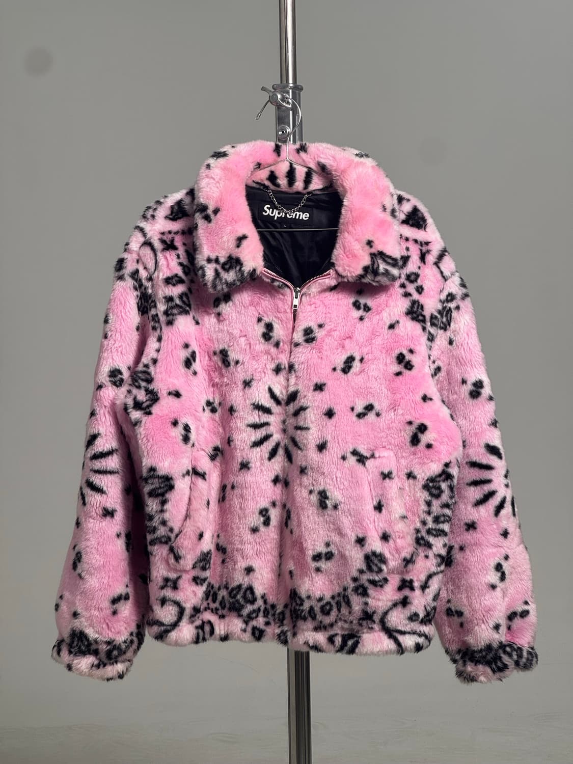 슈프림 반다나 퍼 자켓 상품이미지1