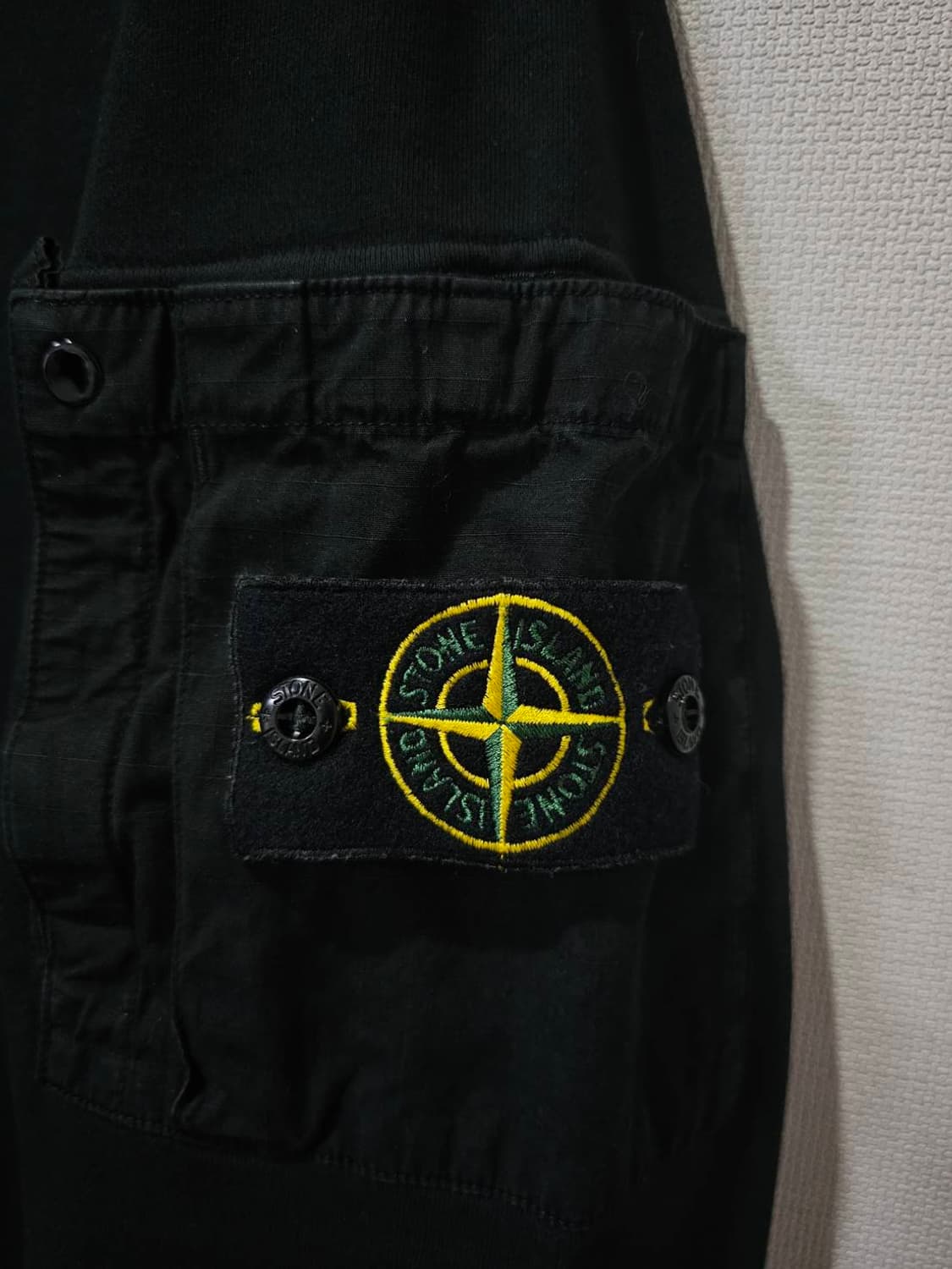 [백화점판/26SS] 스톤아일랜드 포켓 맨투맨 95 / M 상품이미지2