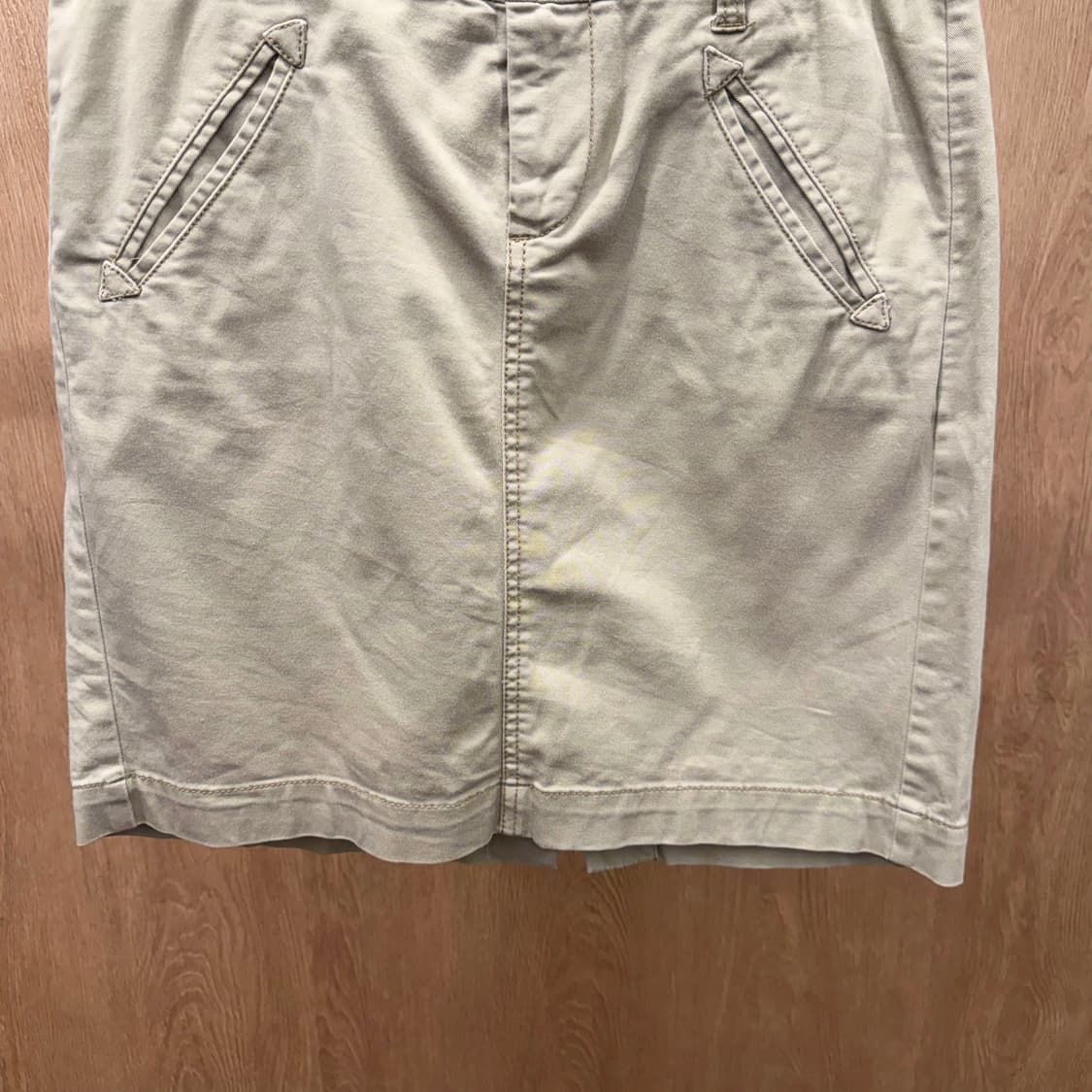 폴로 진스 미니 스커트 로고 자수 더블 포켓 사이드 스트랩 디테일 베이지 상품이미지5