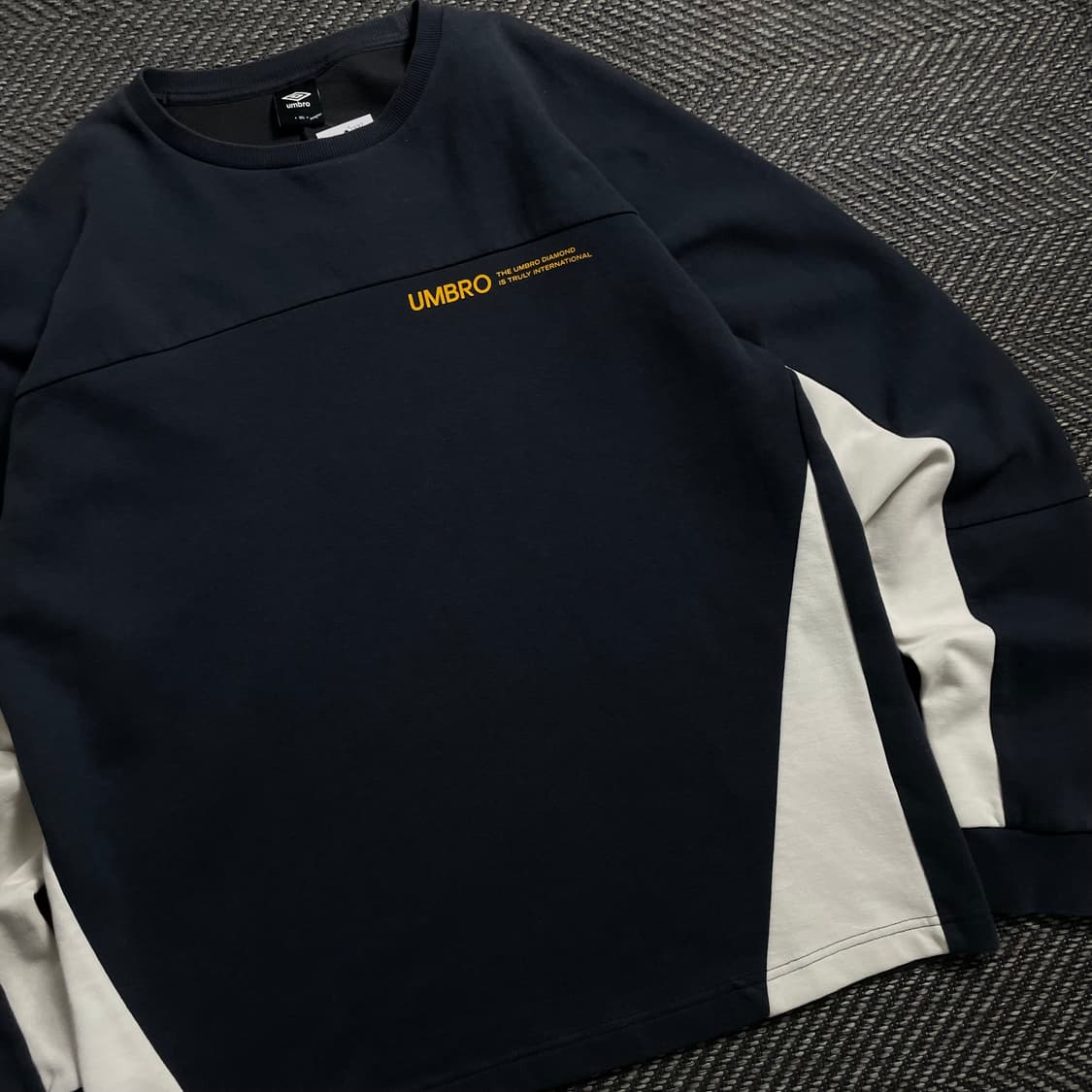 엄브로 빅로고 컬러블럭 스웻 셔츠o 4095 상품이미지4