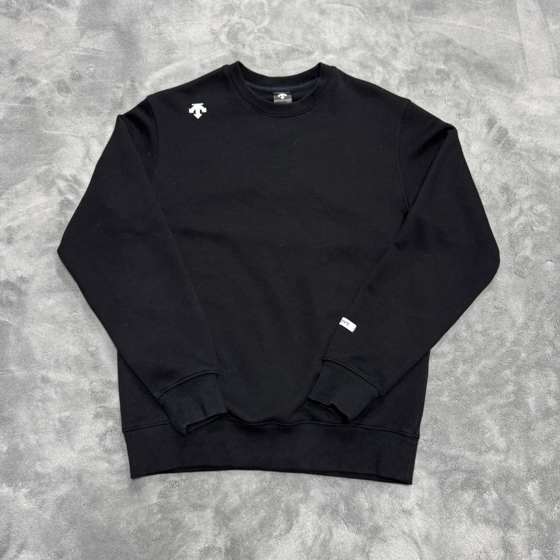 데상트 맨투맨 상품이미지2