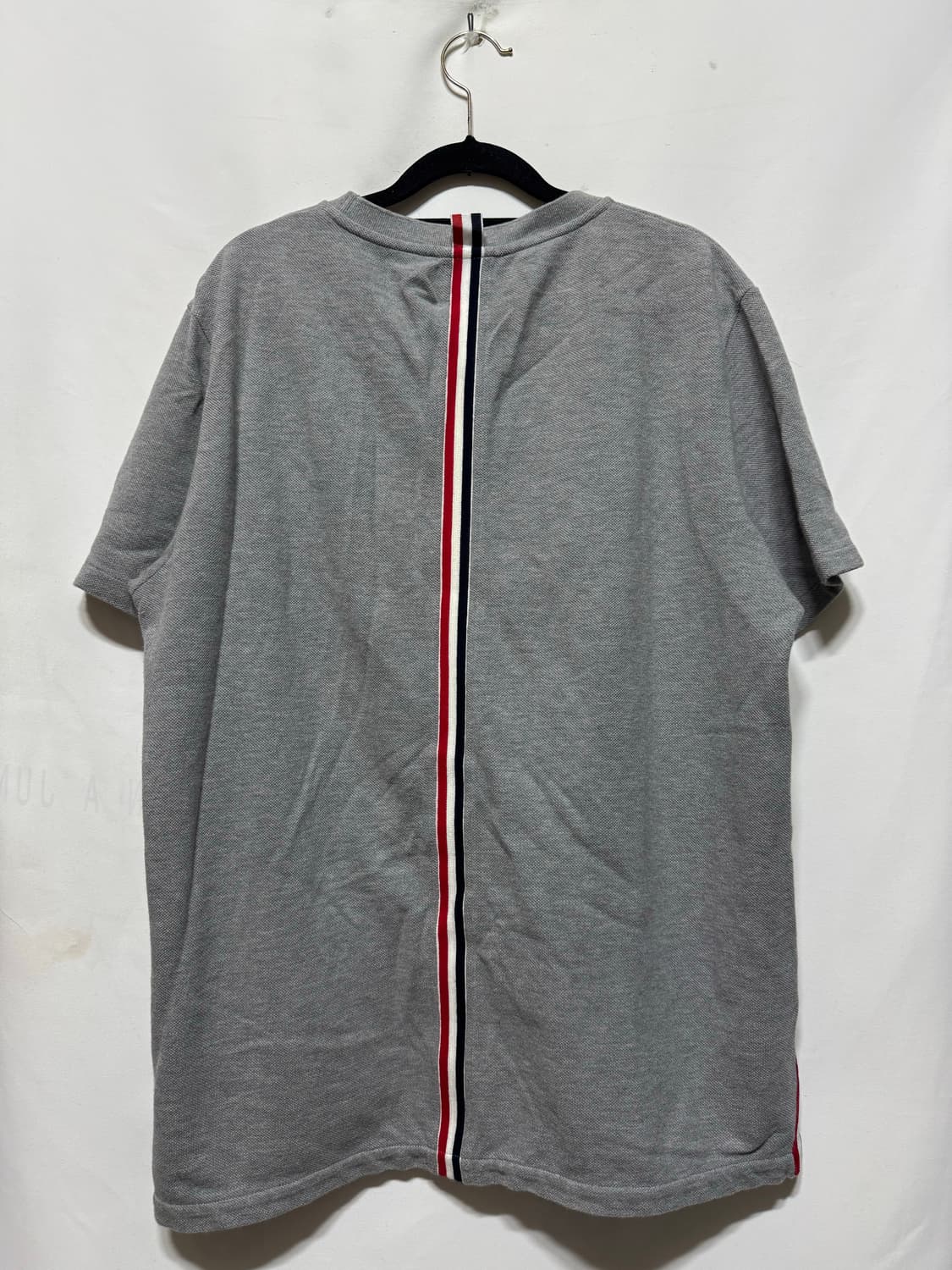 4 톰브라운 백삼선 반팔키 상품이미지2