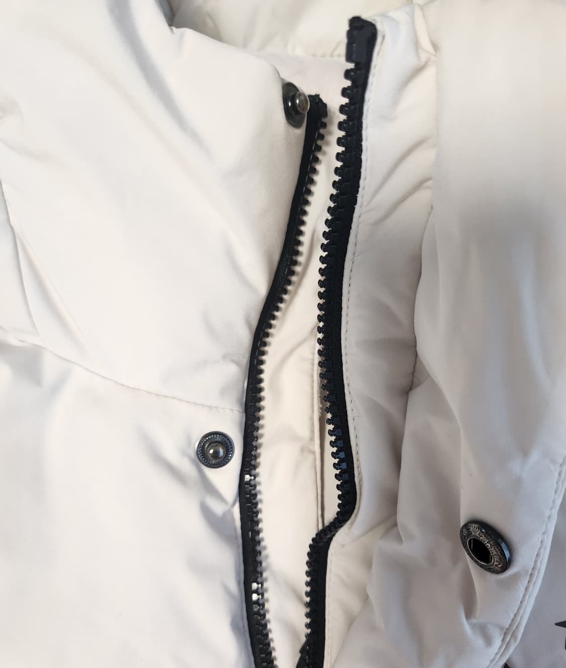 블랙야크 롱패딩 사이즈100(L)

세탁소나 집에서 손세탁하고 햇볕에 말 상품이미지7