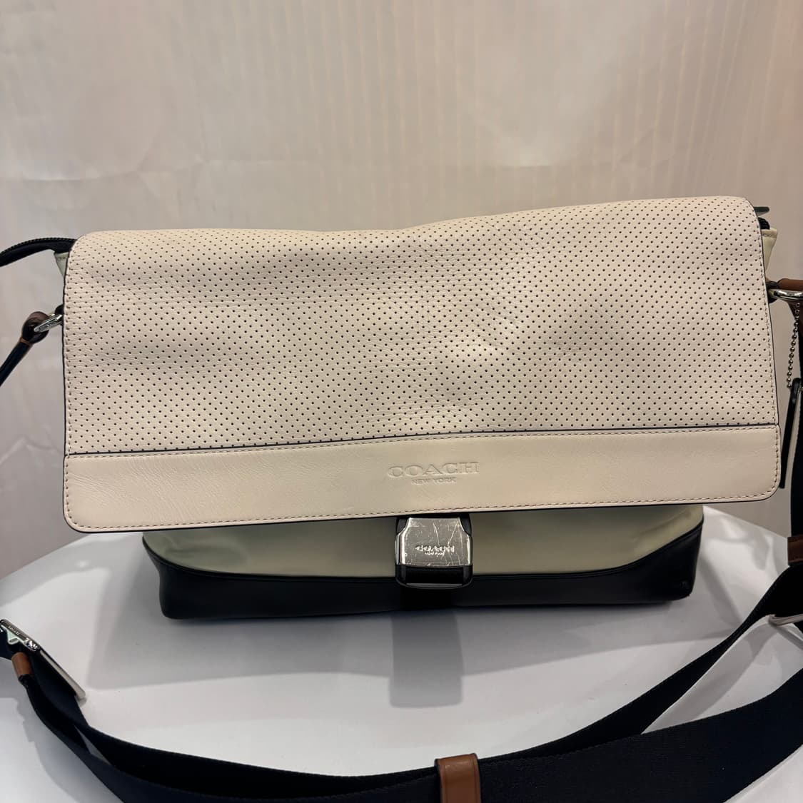 정품 코치 버클 크로스백     상품이미지2