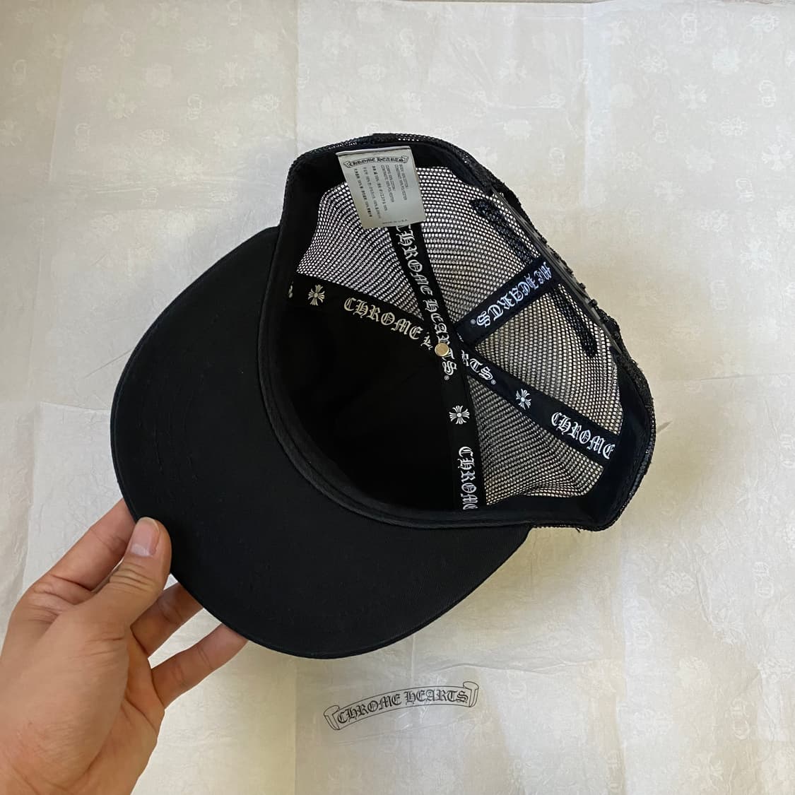 [Free] 크롬하츠 플러스 크로스 실 스탬프 트러커햇 블랙 상품이미지5