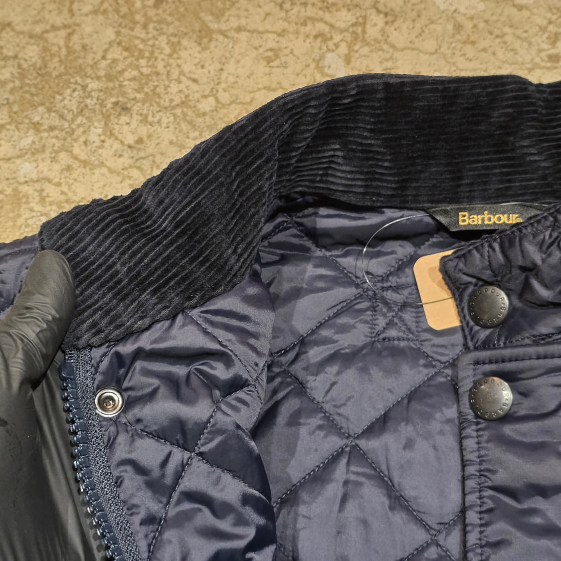 Barbour x 랜드로버 네이비 퀼팅 베스트 상품이미지3