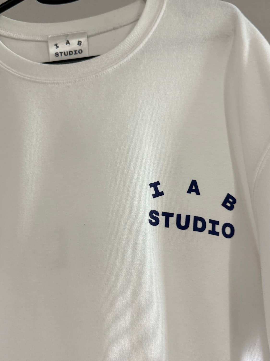 [아이앱스튜디오] 반팔 화이트 xl 상품이미지3
