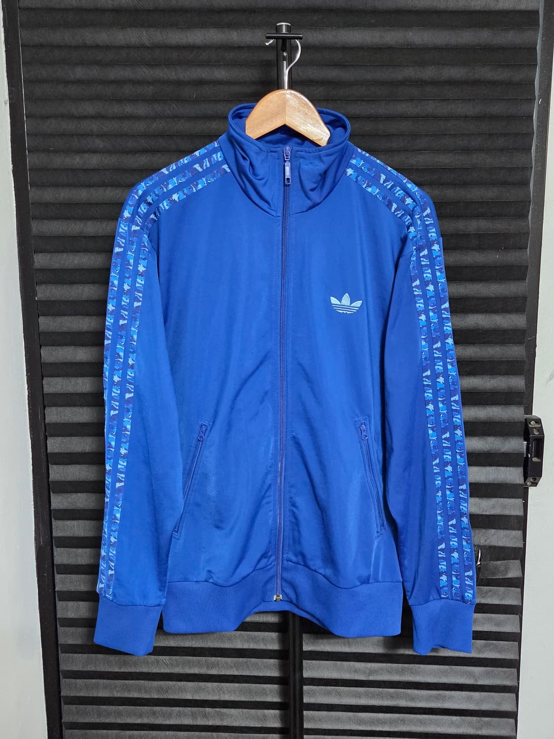 [아디다스] 파이어버드 블루 카모 로고 트랙탑 져지 | 00064 상품이미지1