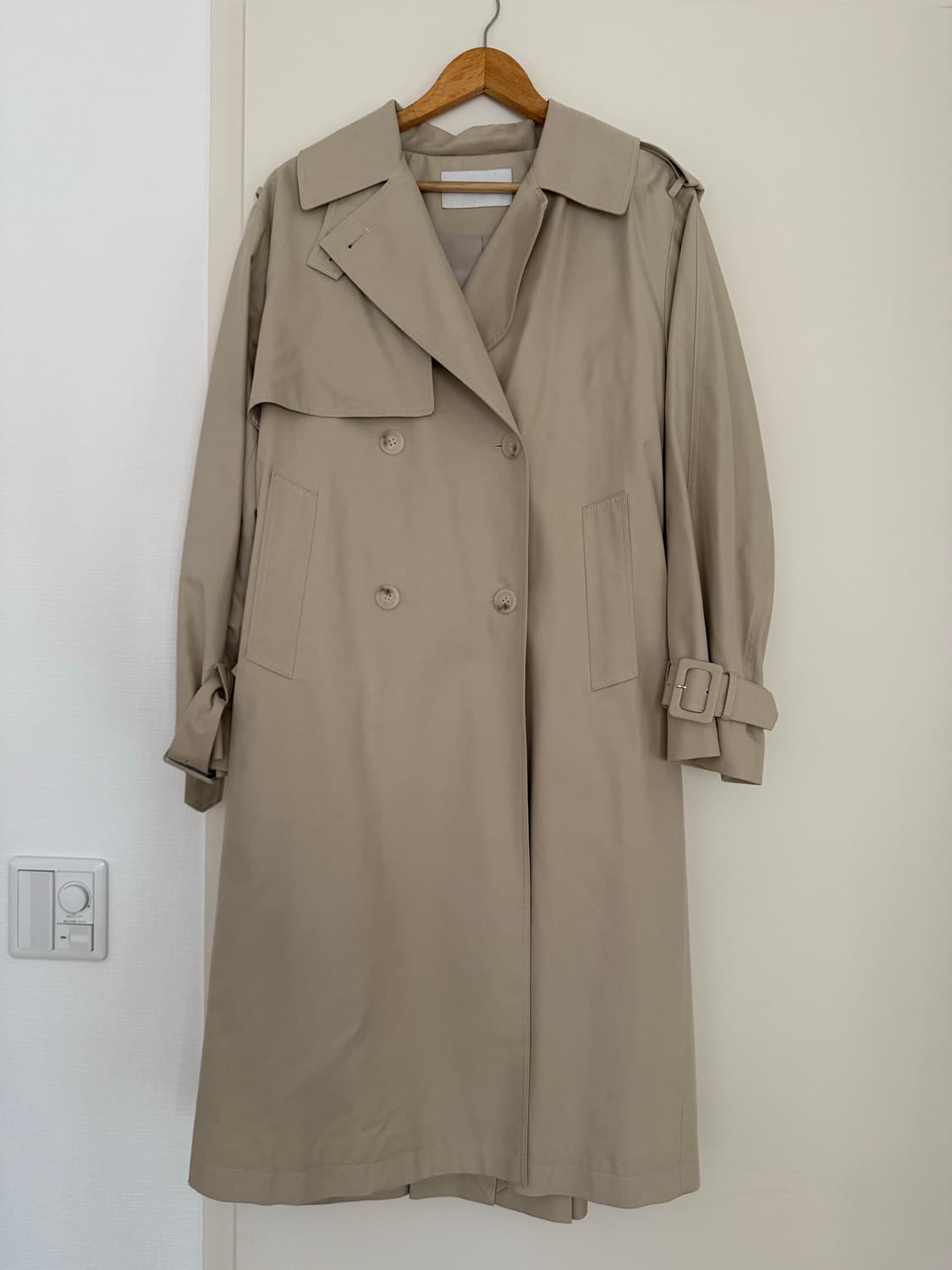 닐바이피 트렌치코트 상품이미지1