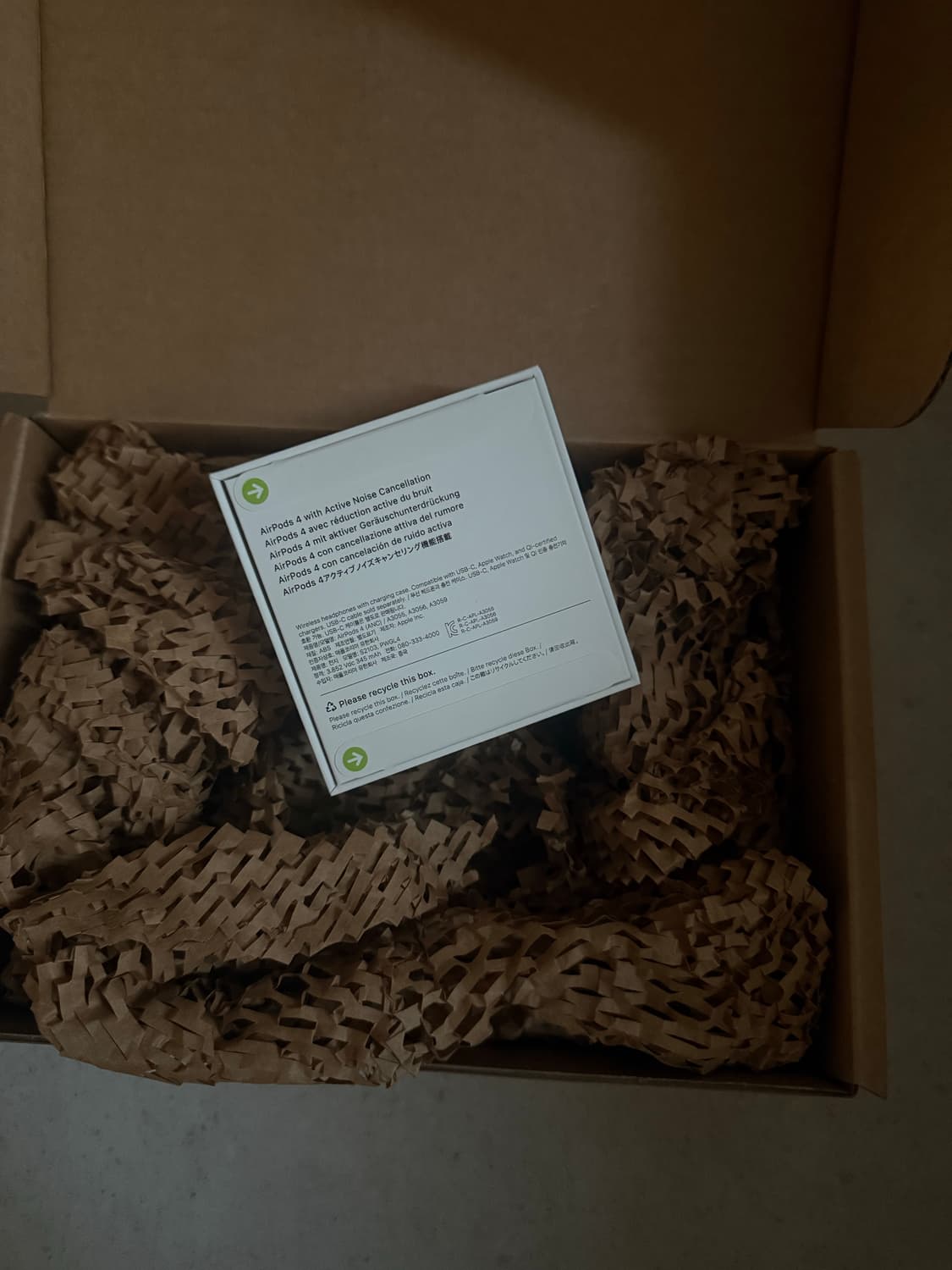 에어팟 4세대 노이즈캔슬링 미개봉 새상품 상품이미지2