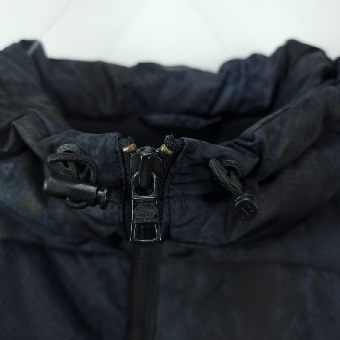 [아르마니] 허리 라인 파이톤 패턴 패딩 P01385 상품이미지7