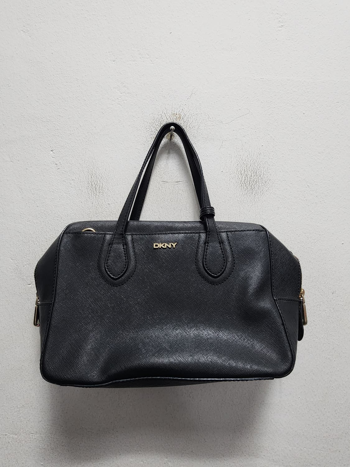 DKNY 블랙 토트백  상품이미지1