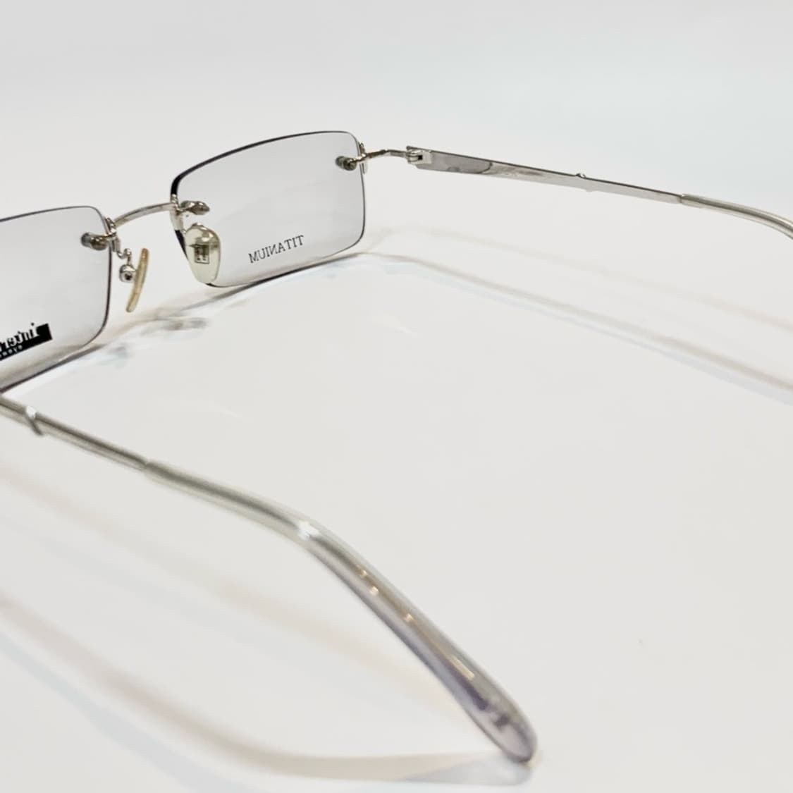 [픽키-673] 실버 티타늄 무테 안경 각진 스퀘어 투명 템플팁 상품이미지4