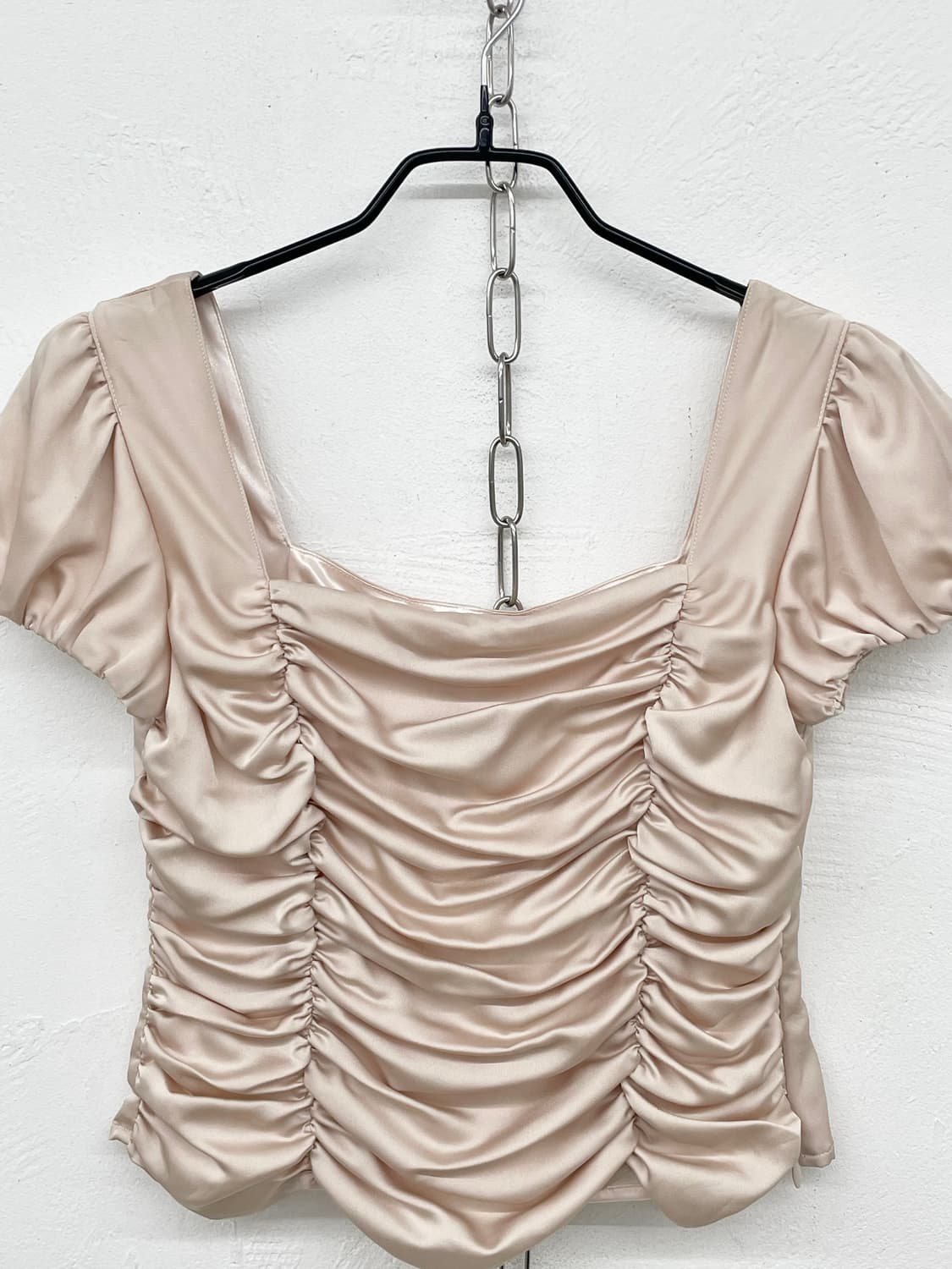 레스트로즈 새틴 셔링 탑 상품이미지6