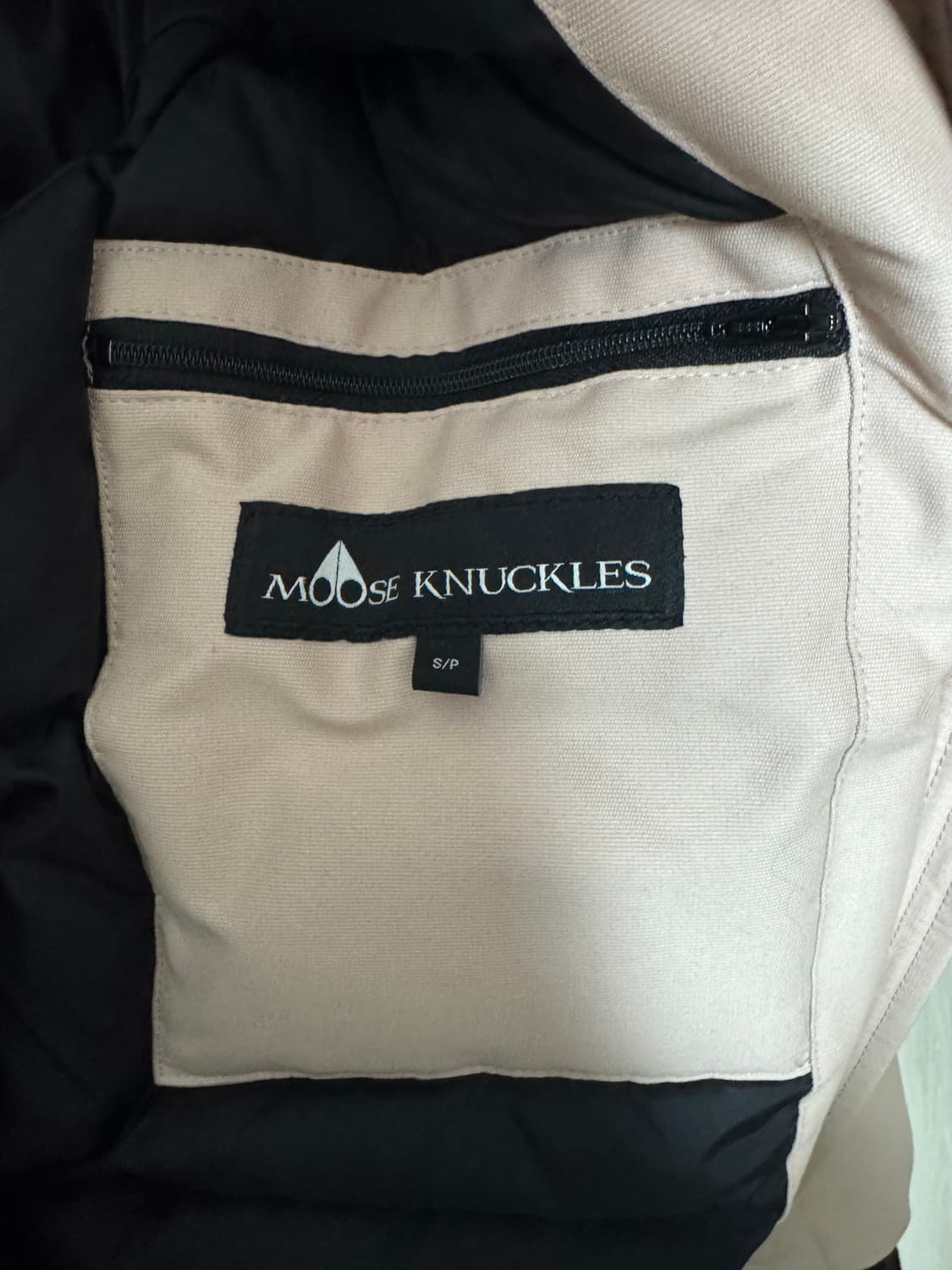 무스너클 대비 봄버 로즈 스모크 더블유 패딩(한정판) 상품이미지3