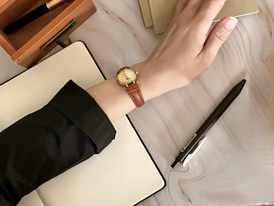 BURBERRY 골드 라운드  버버리 여성 시계 상품이미지10