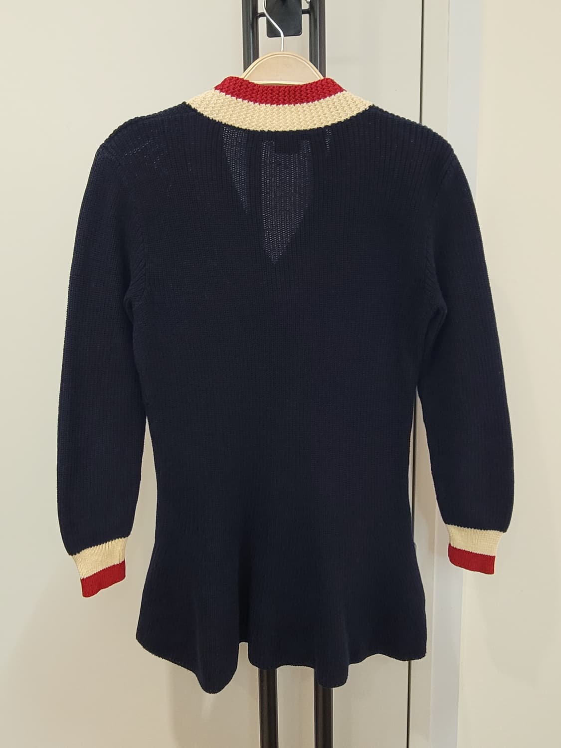 랄프로렌 브이넥 페플럼 스타일 니트 S사이즈 상품이미지6