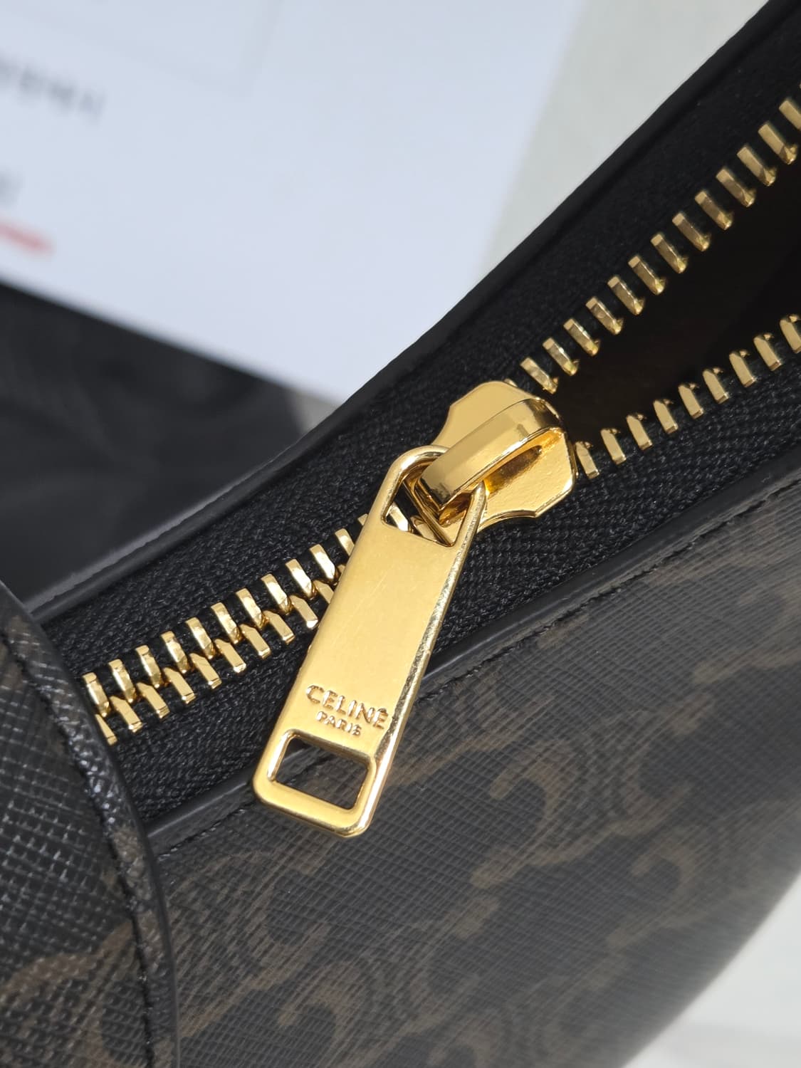 [새상품급] 셀린느 트리옹프 아바백 Black Tan 상품이미지7