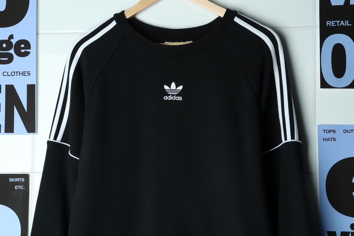 (L-XL) 아디다스 맨투맨 티셔츠 불꽃 검흰 삼선 메인로고-H31096 상품이미지3