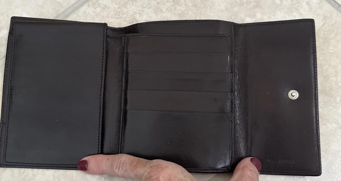 프라다 지갑Prada Leather Tri-Fold Flap Wallet 상품이미지7