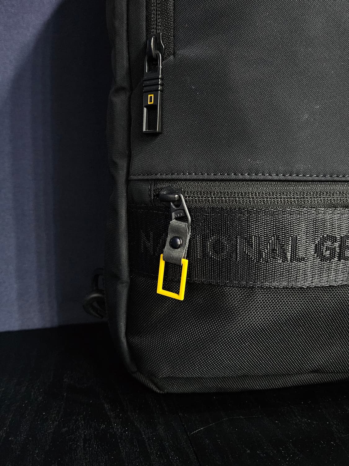 내셔널지오그래픽 어반 자카드 블랙 슬링백  상품이미지7