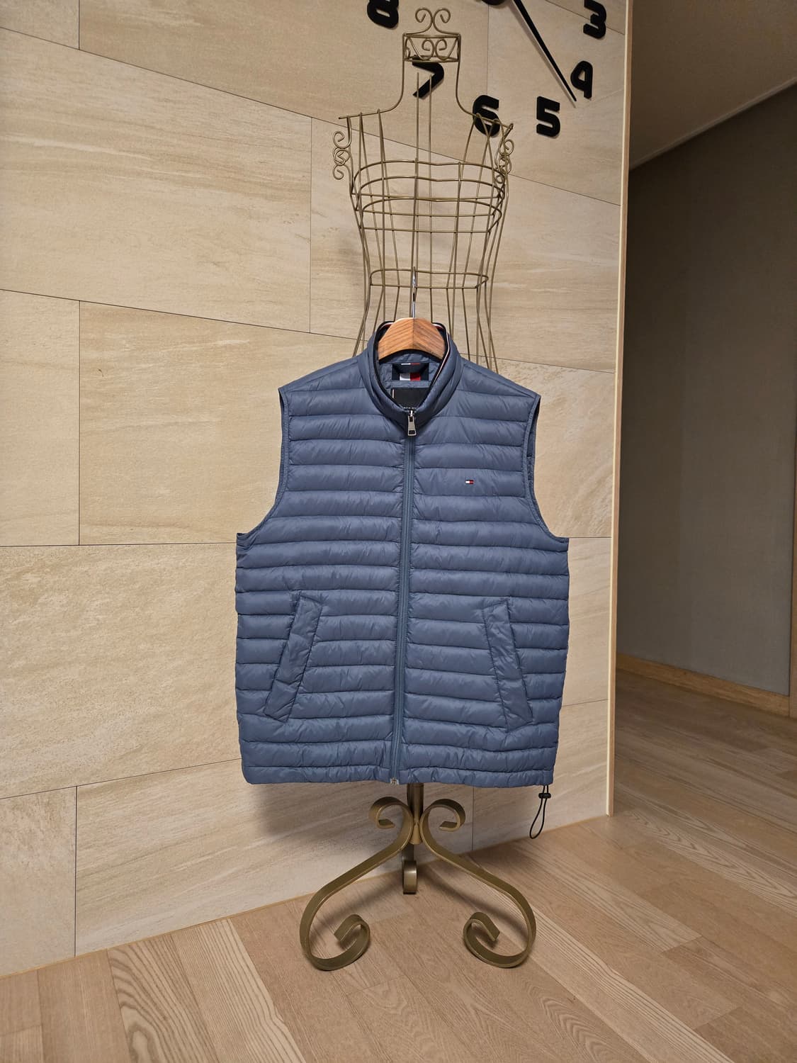 [m] 타미힐피거 남성 덕다운 패딩 조끼 상품이미지1