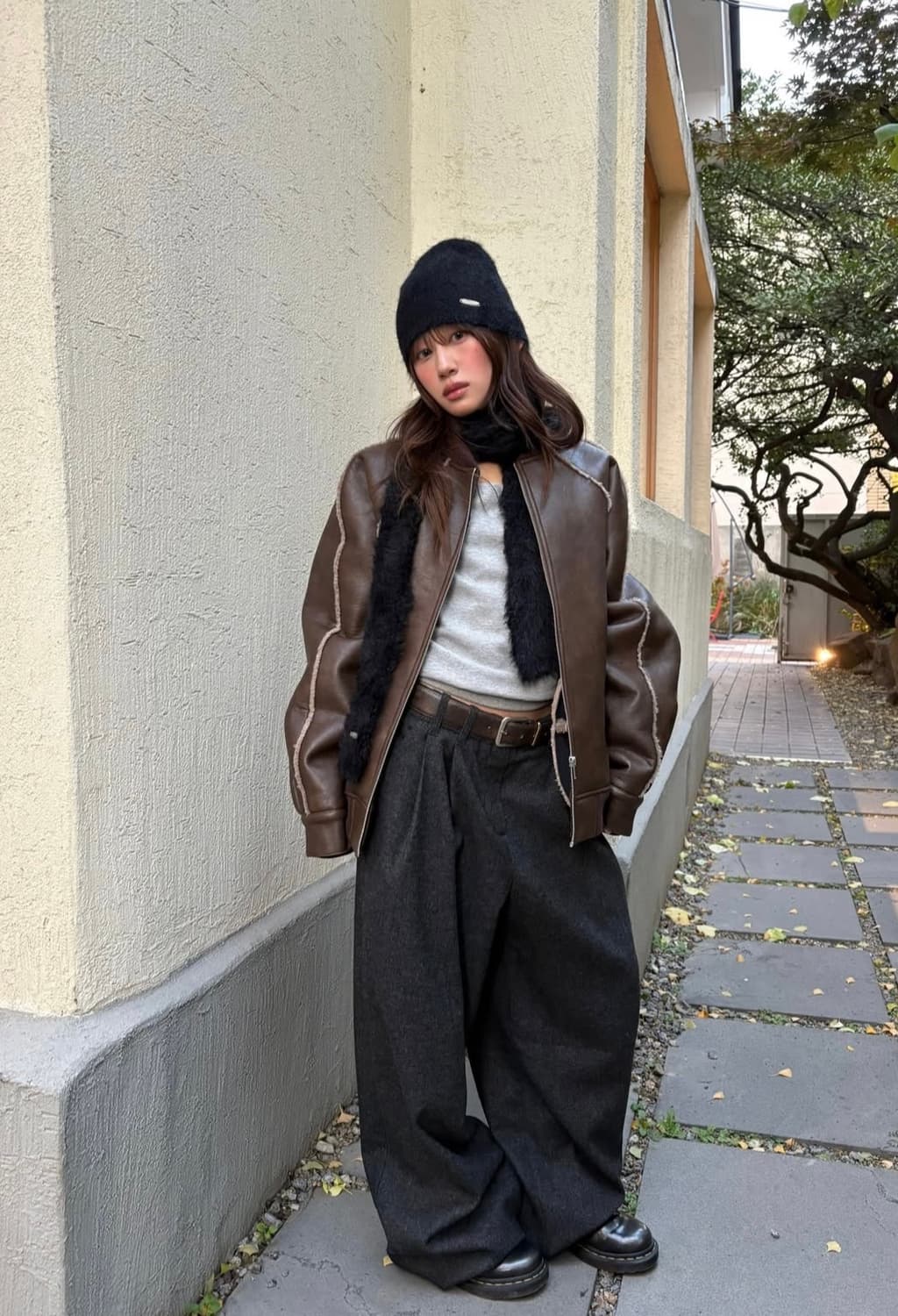 큐리티_ C LINE TRIM FAUX SHEARLING JACKET 상품이미지1