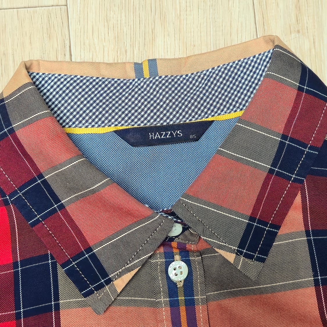 85) 헤지스 슬림핏 레드 베이지 체크 셔츠 상품이미지4