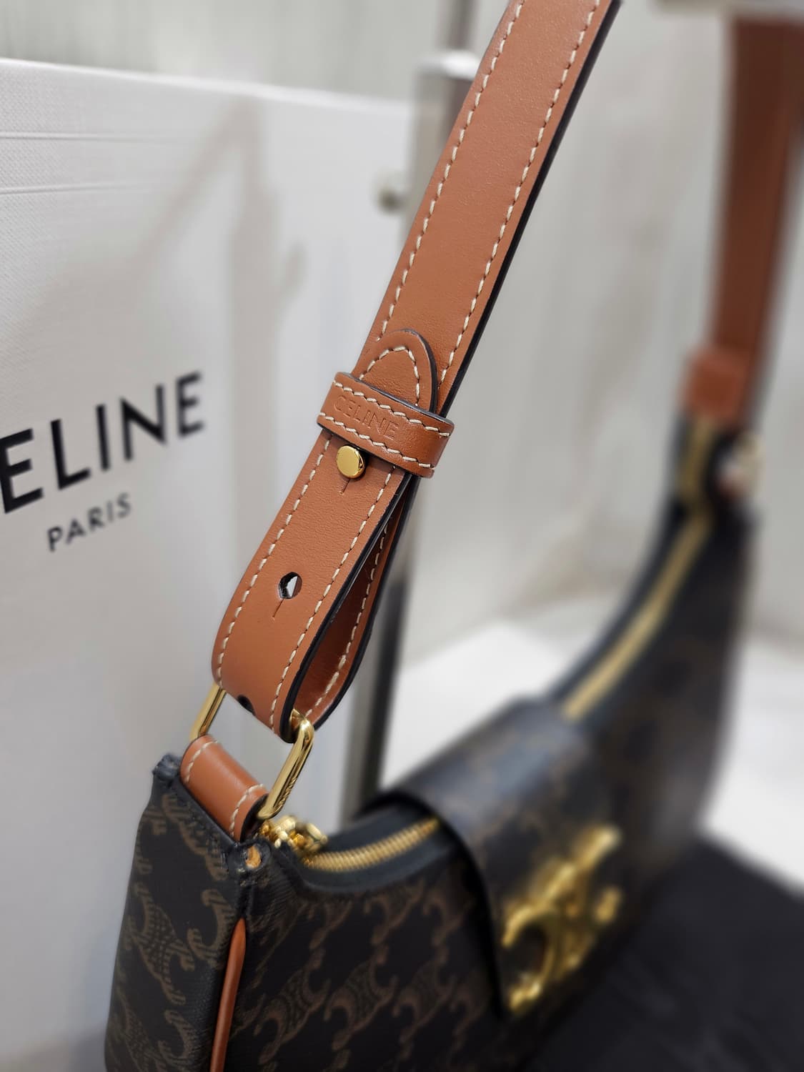 [정품]셀린느 미디엄 트리옹프 아바백 상품이미지4