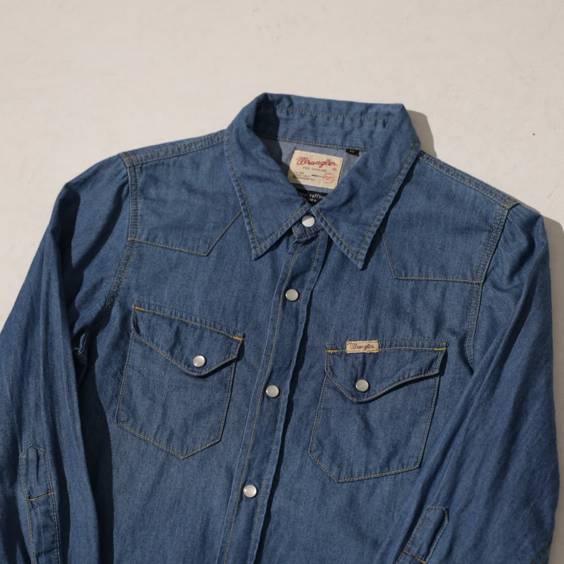 랭글러x쇼콜라피네 여성 웨스턴 데님 셔츠 상품이미지3