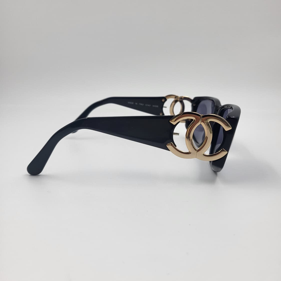 CHANEL 샤넬 금장CC 블랙 스퀘어 빈티지 명품 선글라스 상품이미지4