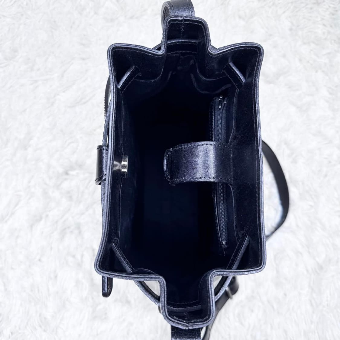 이세이미야케 디자인스튜디오 가죽 숄더백 상품이미지9