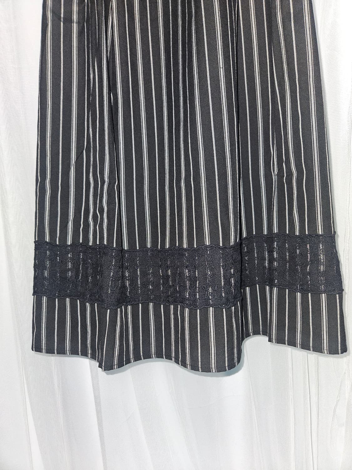 엑시즈팜 블랙 스트라이프 원피스 상품이미지3