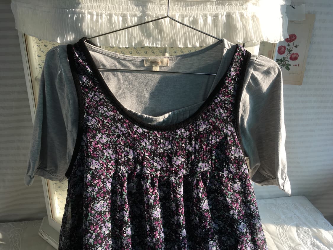 Set)하구미 꽃무늬 프릴 원피스 + 모리 그레이 티셔츠 상품이미지10