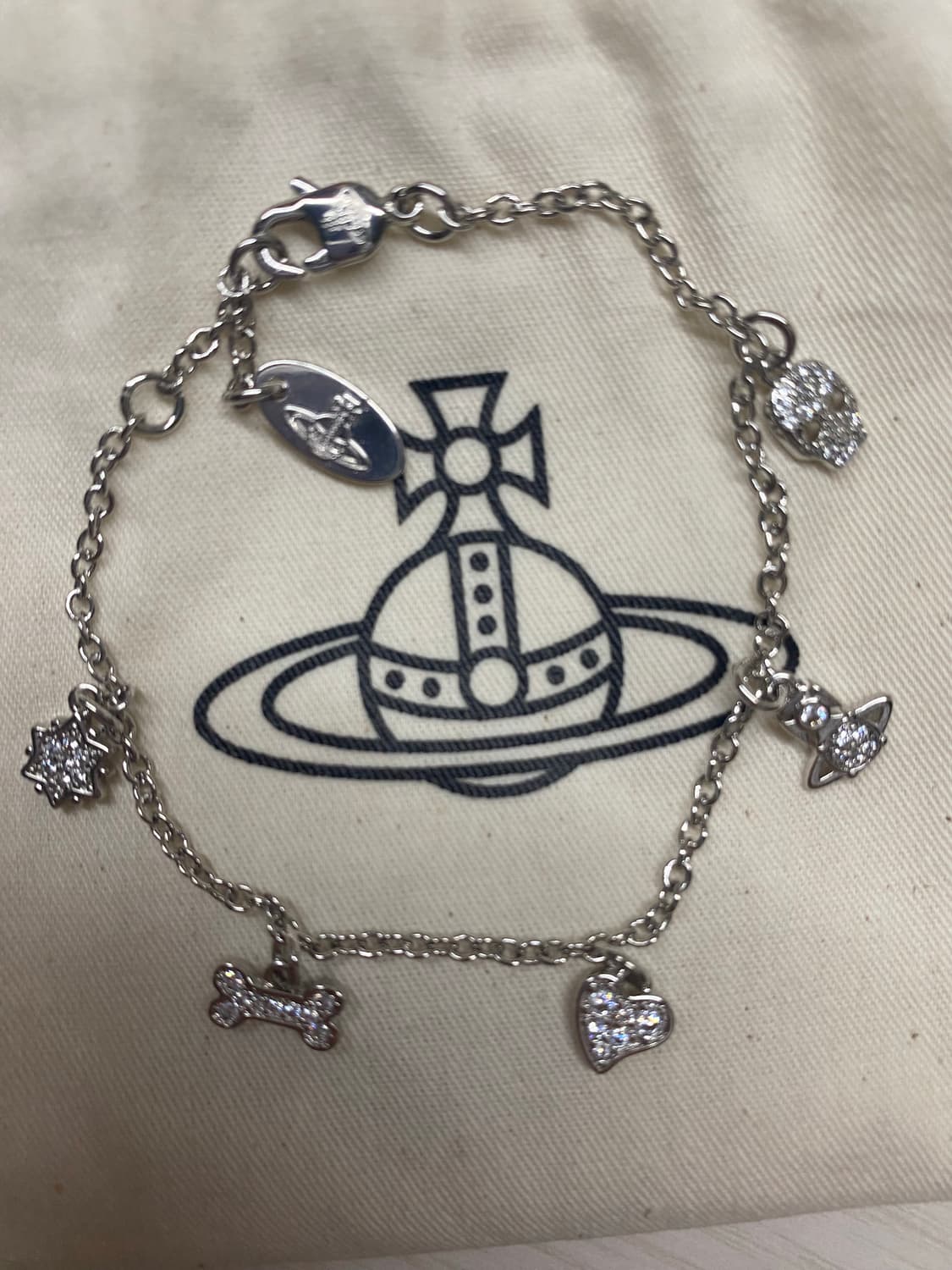 비비안웨스트우드 팔찌 브란디타 참 실버 브레이슬릿 상품이미지2