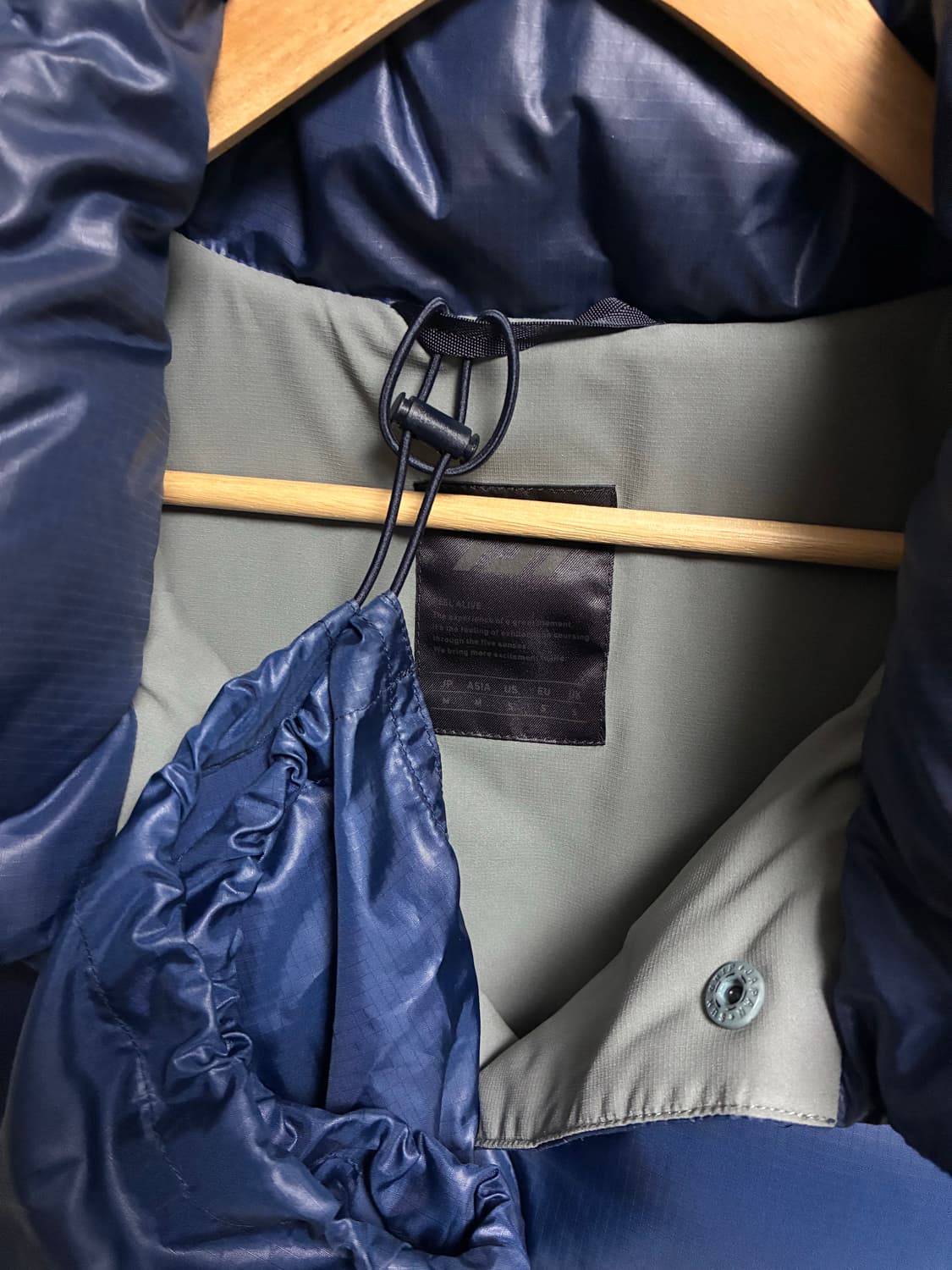 다이와피어39 테크 백 패커 다운 베스트 navy컬러 M사이즈 상품이미지6