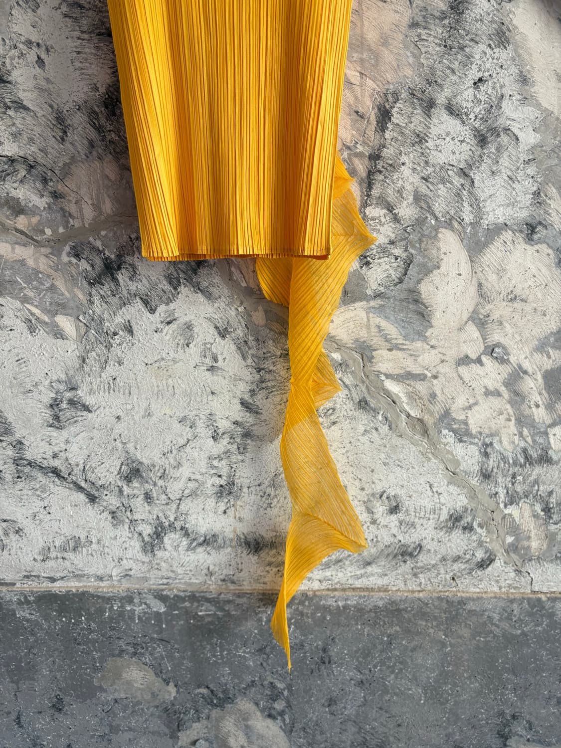 PLEATS PLEASE ISSEY MIYAKE Jaune Top 상품이미지9