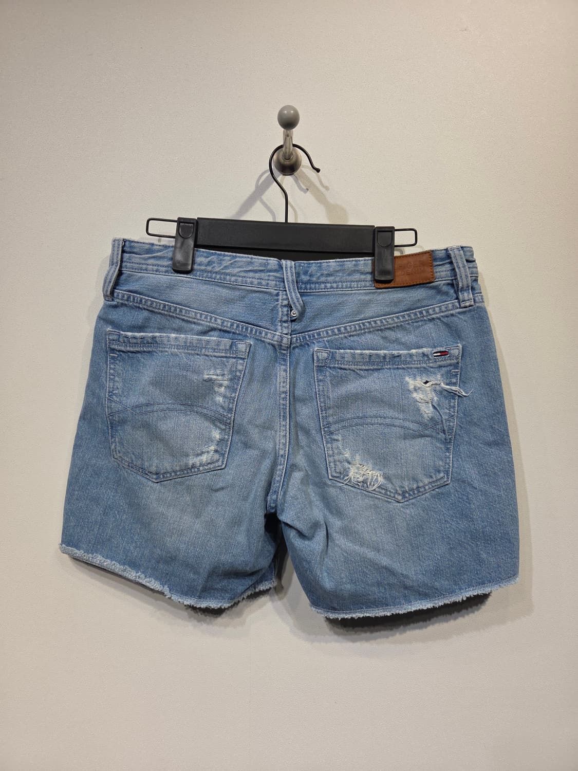 타미힐피거 데님 RIKA 디스트로이드 숏팬츠 상품이미지3