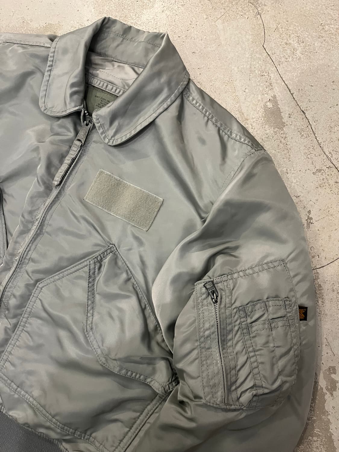 빈티지 알파 CWU-45P 실버그레이 상품이미지1