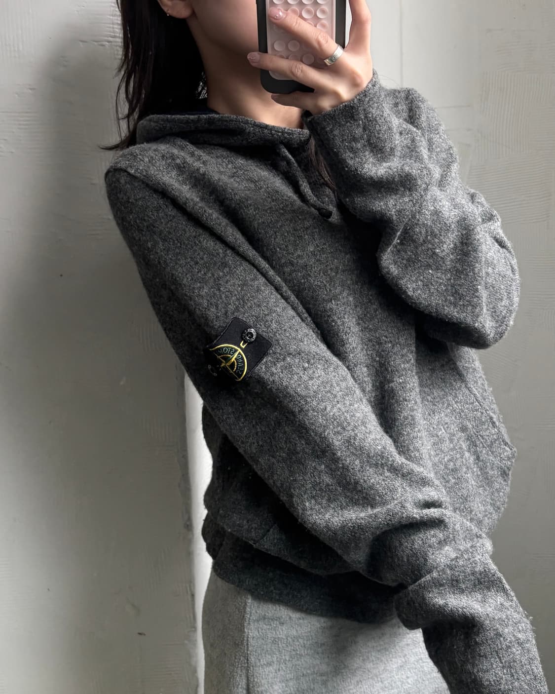 Stone-Island 스톤 아일랜드 차콜컬러 후드니트 상품이미지1