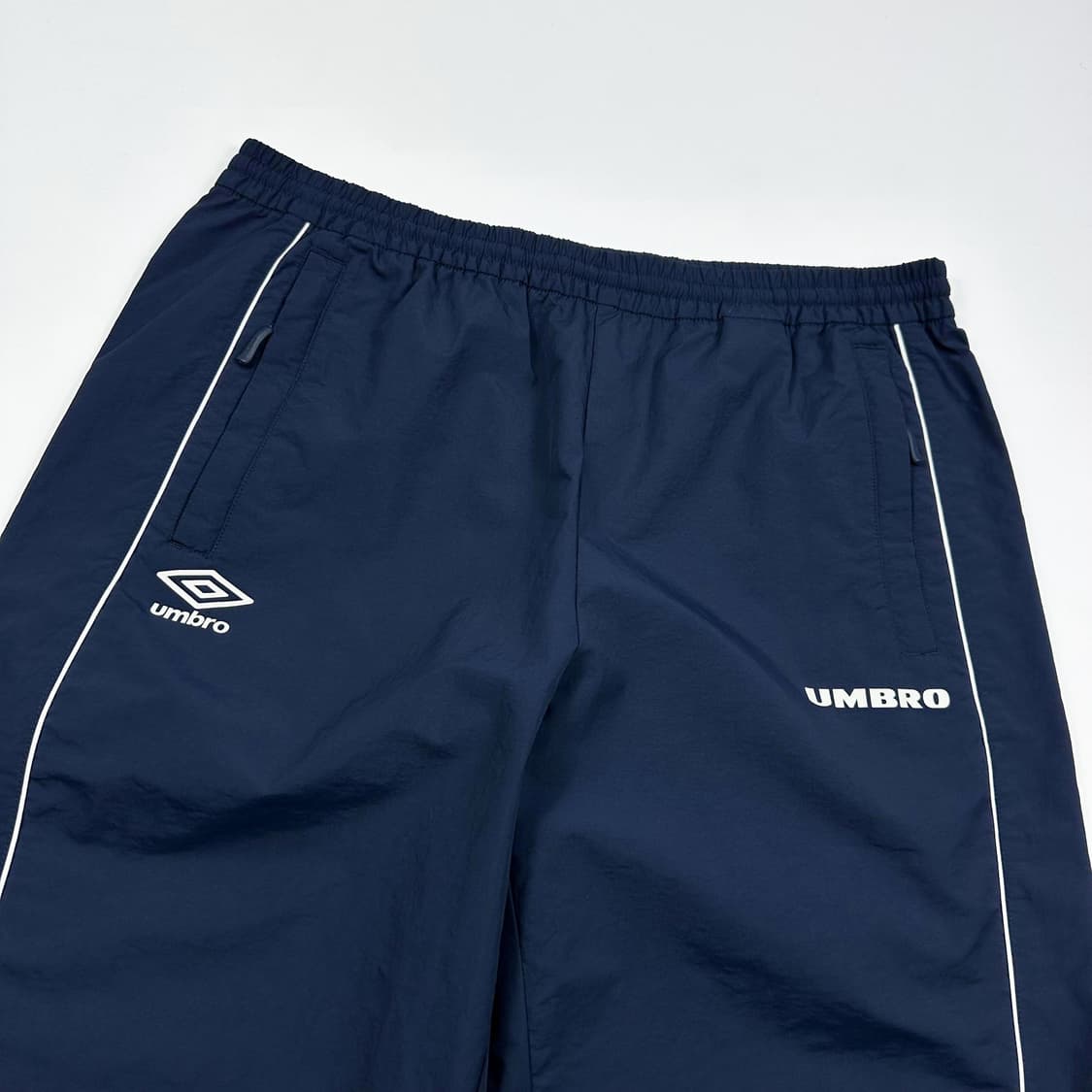 엄브로 트레이닝 네이비 와이드 우븐 조거팬츠 (XL) 상품이미지4