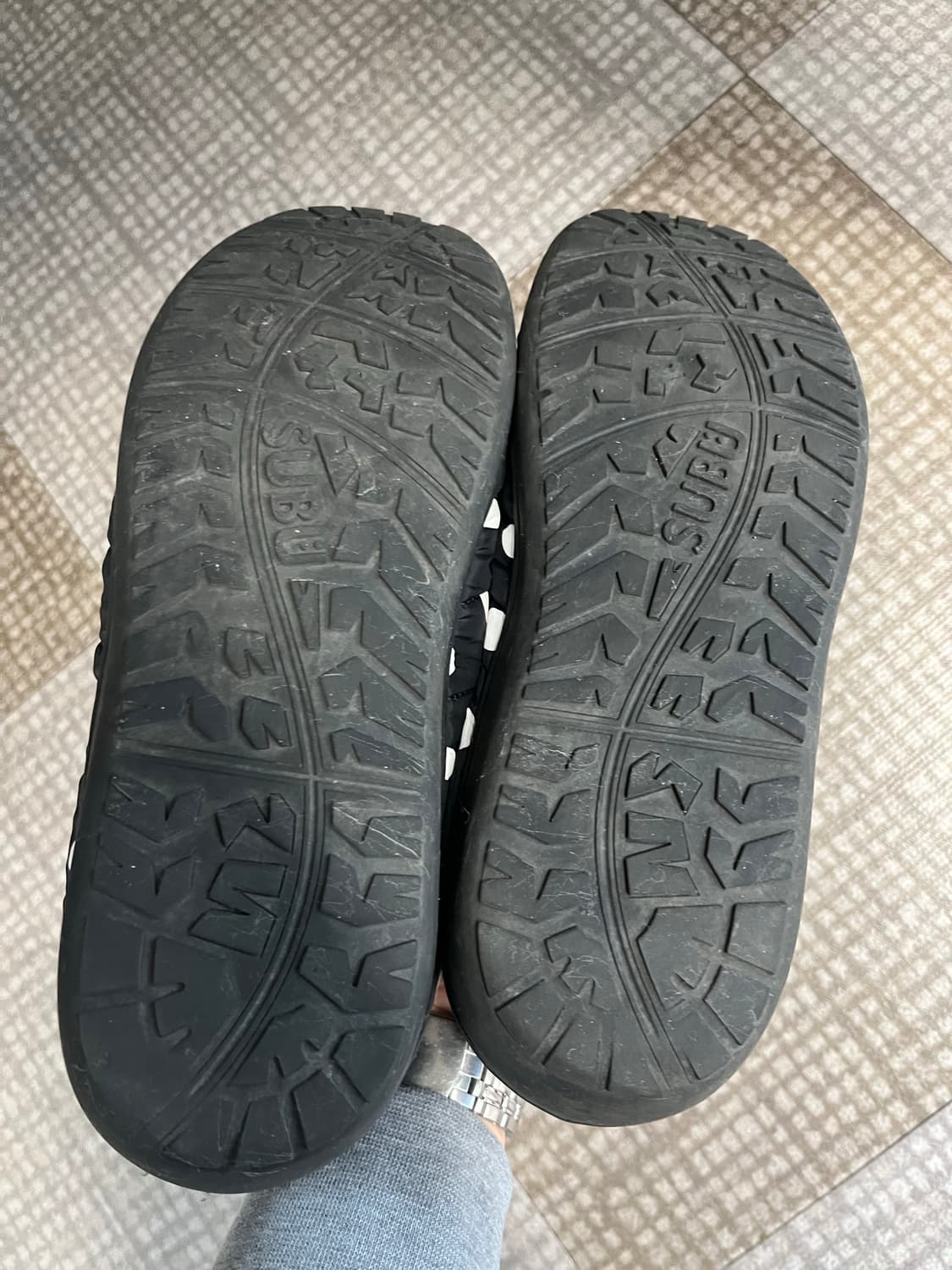 [2]SUBU 땡땡이 슬리퍼 블랙 상품이미지3