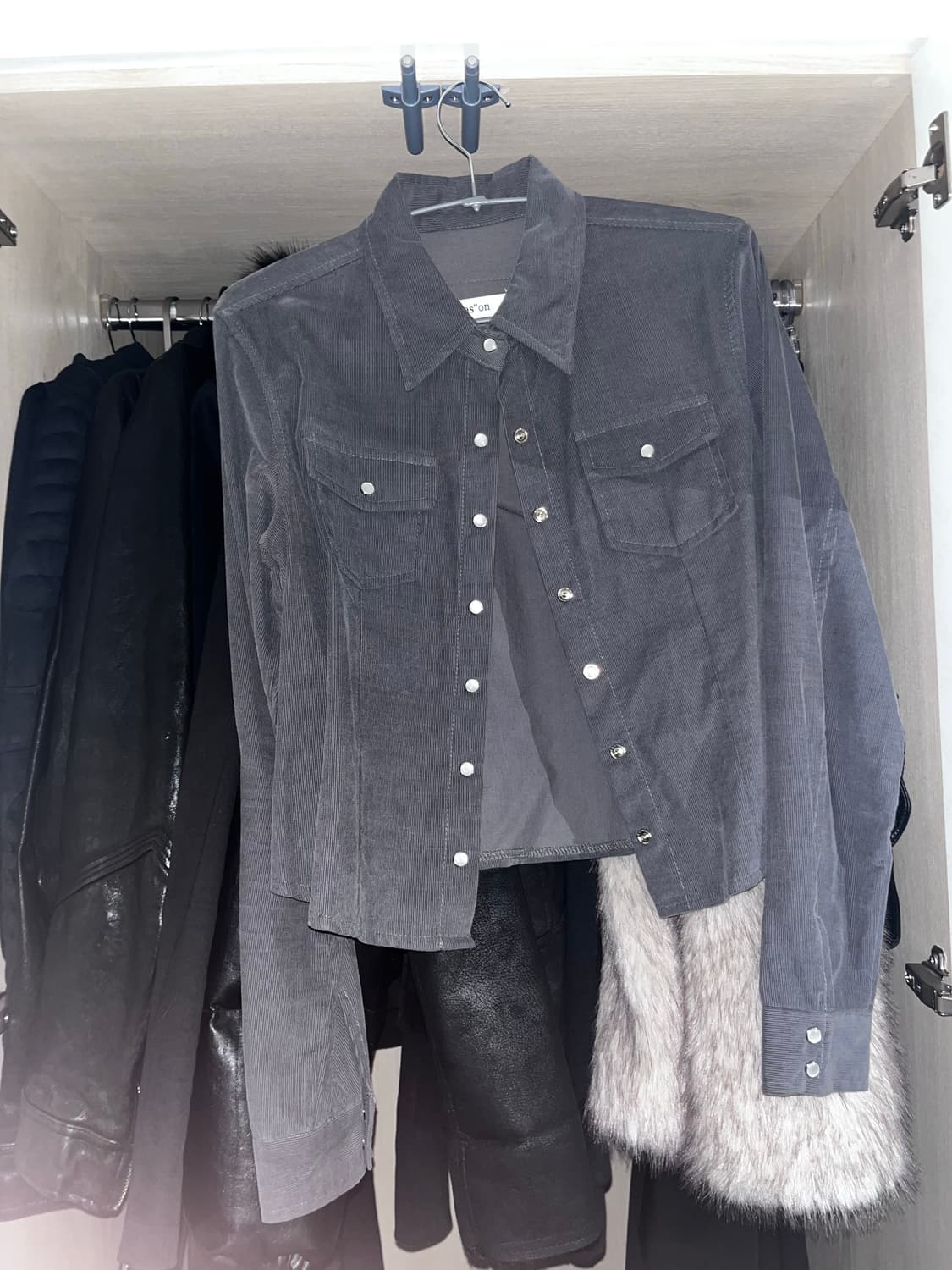 <새상품>애즈온 제니스 코듀로이 셔츠 차콜 상품이미지1